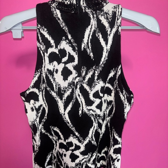 White House Black Market ladies Elegant beaded Mock Neck bohemian summer top - Picture 9 of 9